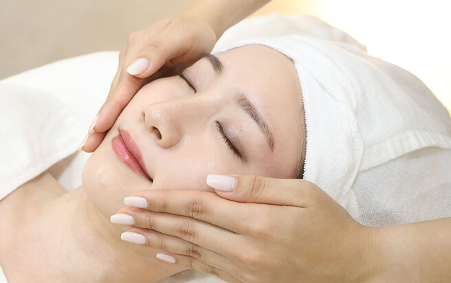 写真：STEP 02 クレンジング