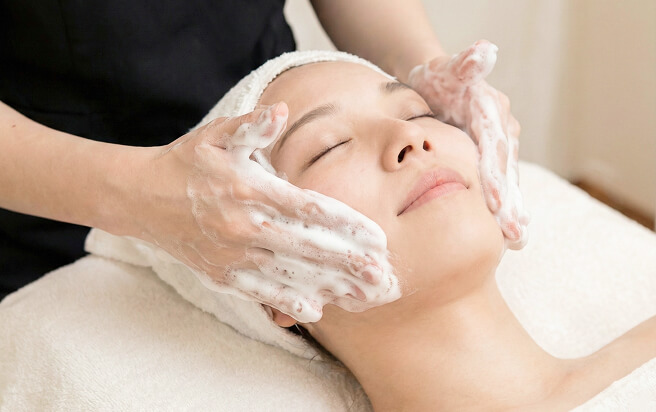 写真：STEP 03 洗顔